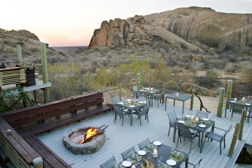 Erongo Wilderness Lodge buiten eten